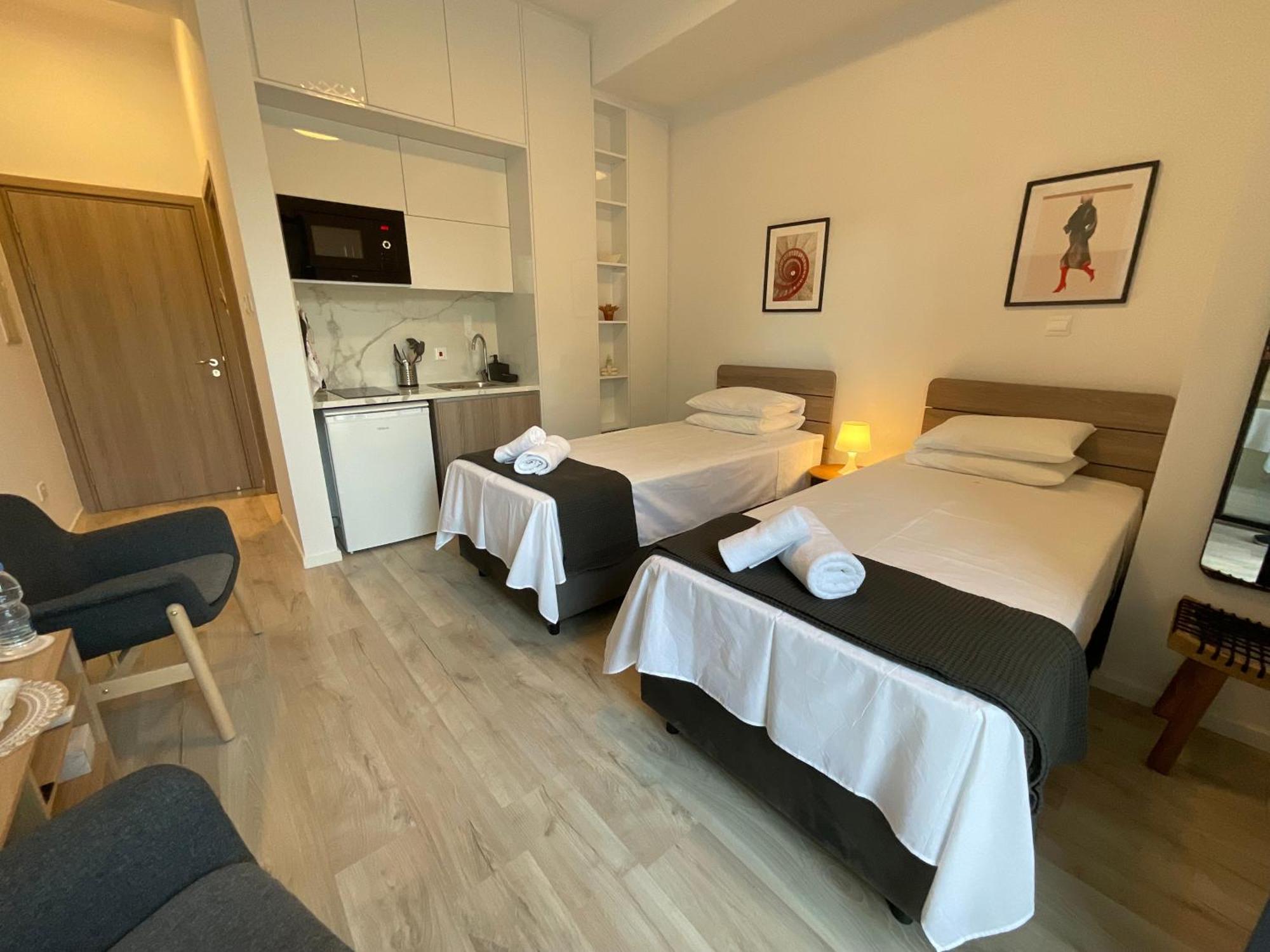 Le Voyageur By The Sea - Furnished Rooms Larnaca Dış mekan fotoğraf