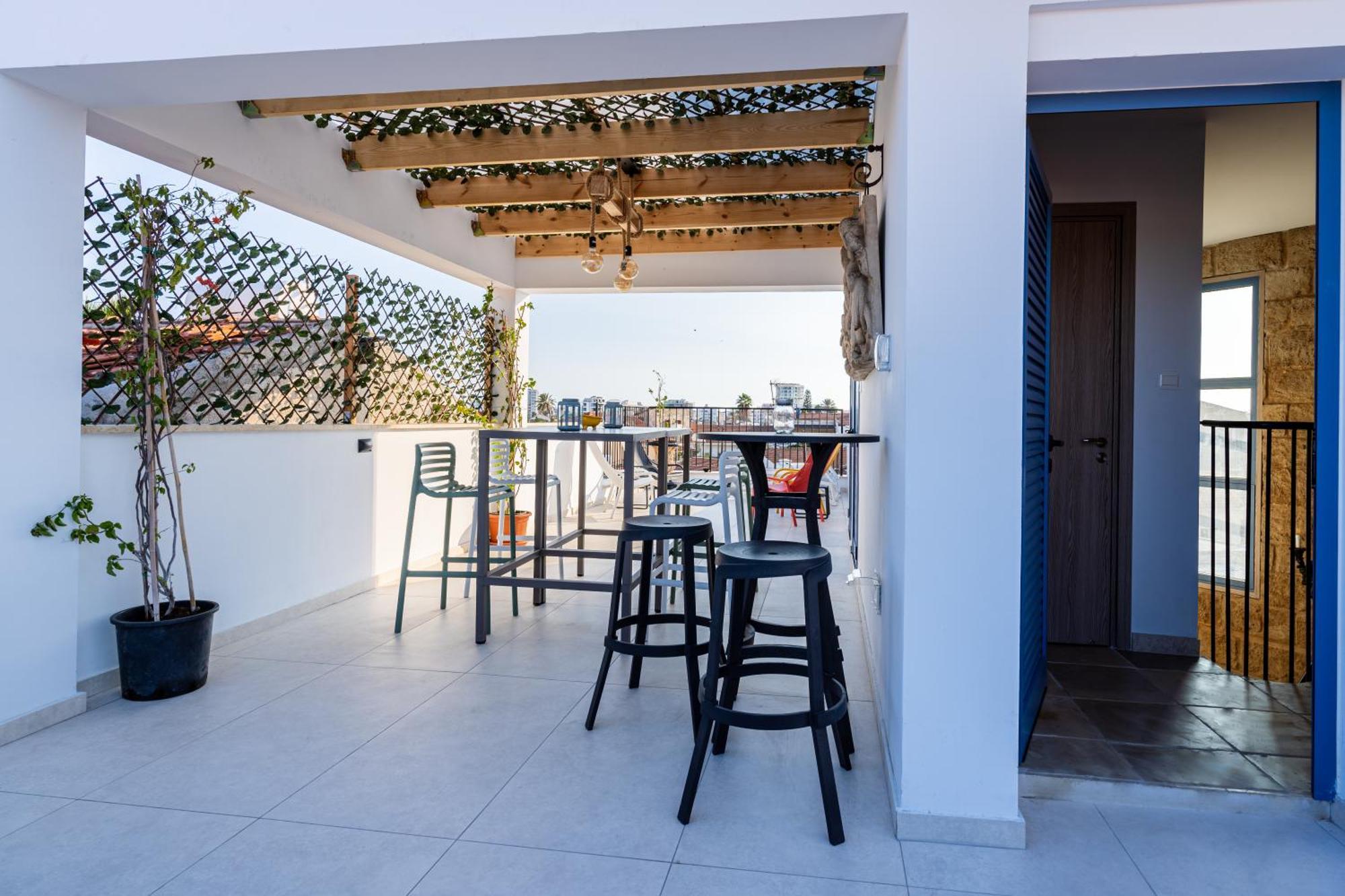 Le Voyageur By The Sea - Furnished Rooms Larnaca Dış mekan fotoğraf