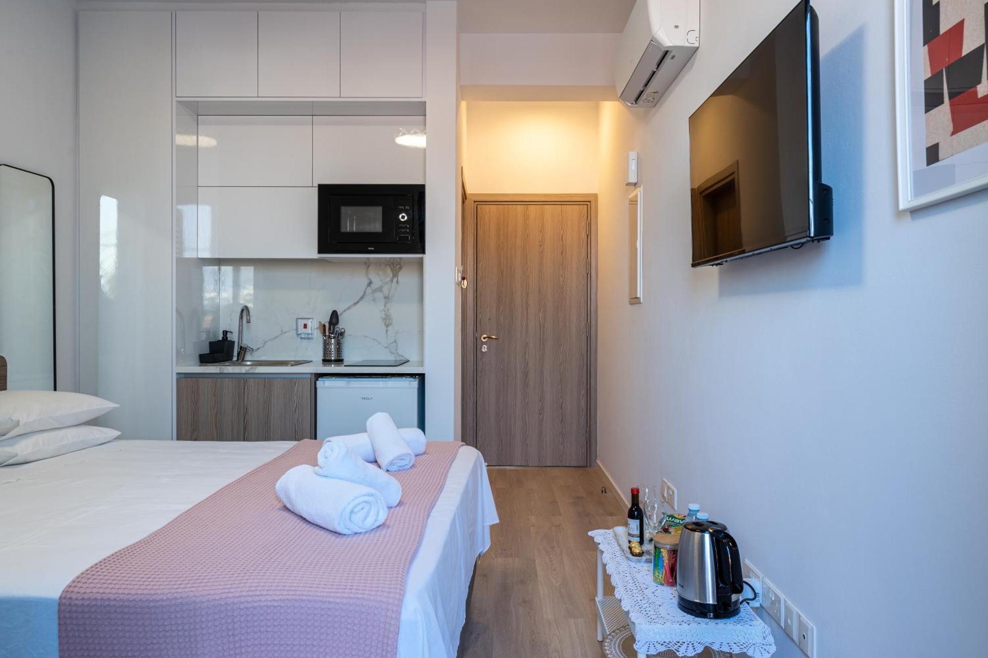 Le Voyageur By The Sea - Furnished Rooms Larnaca Dış mekan fotoğraf