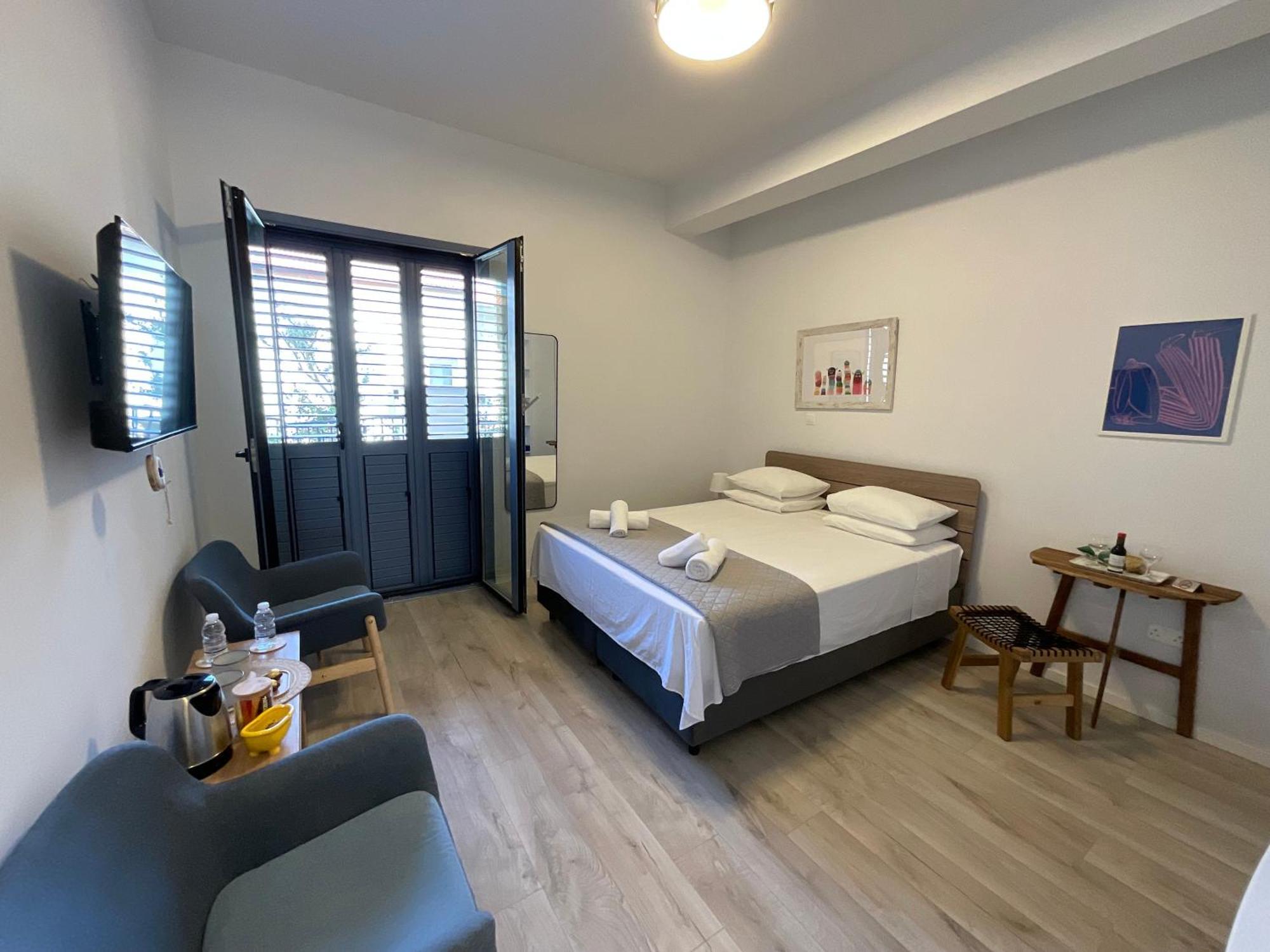 Le Voyageur By The Sea - Furnished Rooms Larnaca Dış mekan fotoğraf