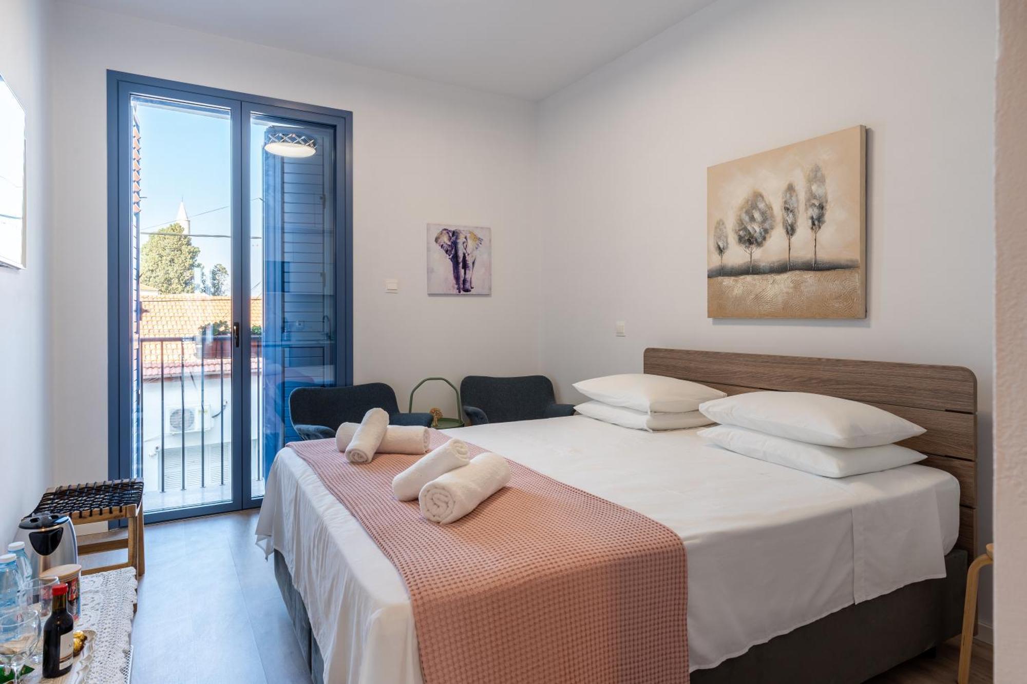 Le Voyageur By The Sea - Furnished Rooms Larnaca Dış mekan fotoğraf