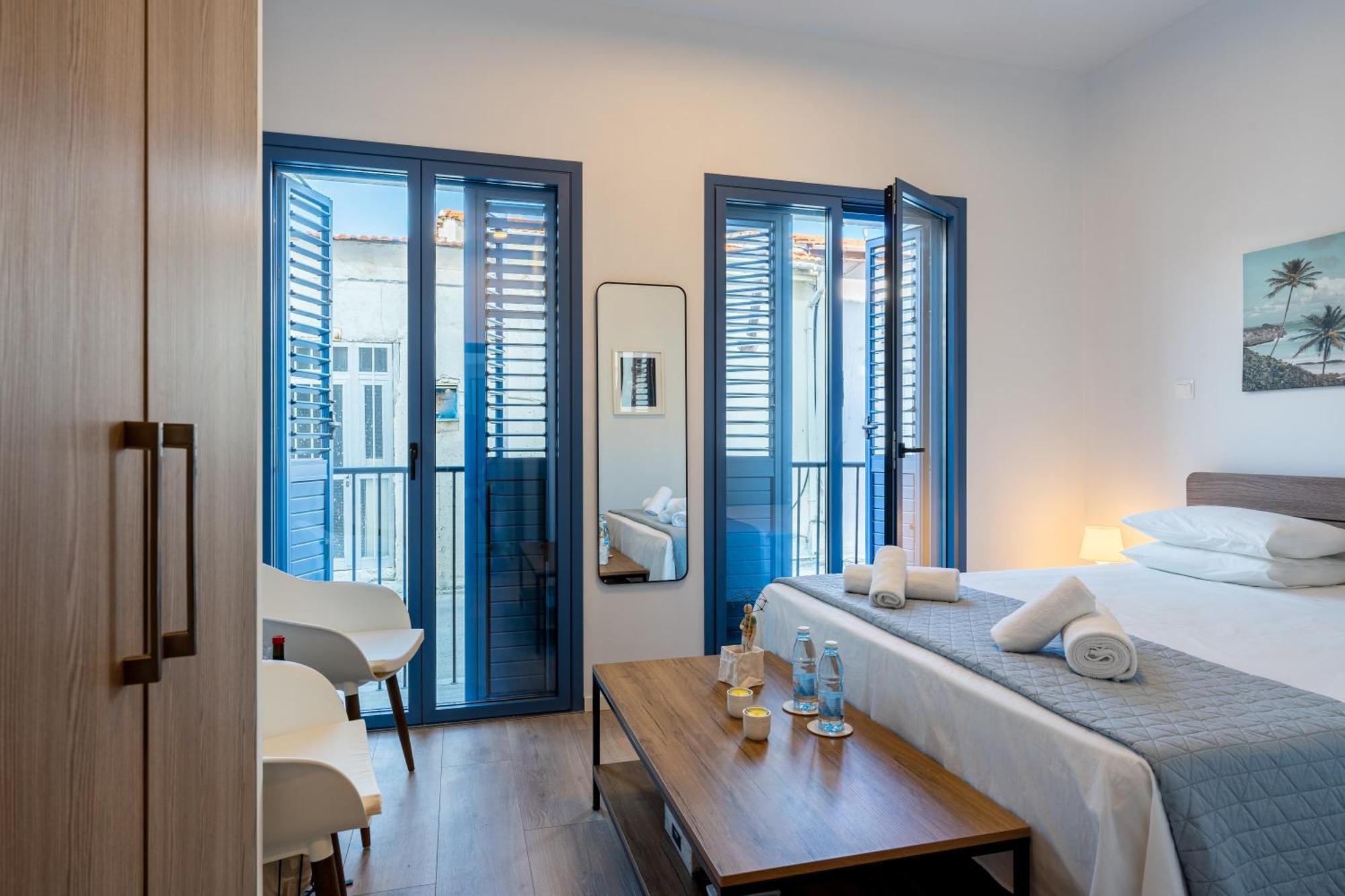 Le Voyageur By The Sea - Furnished Rooms Larnaca Dış mekan fotoğraf