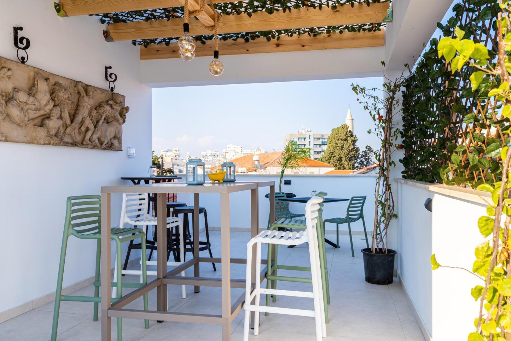 Le Voyageur By The Sea - Furnished Rooms Larnaca Dış mekan fotoğraf