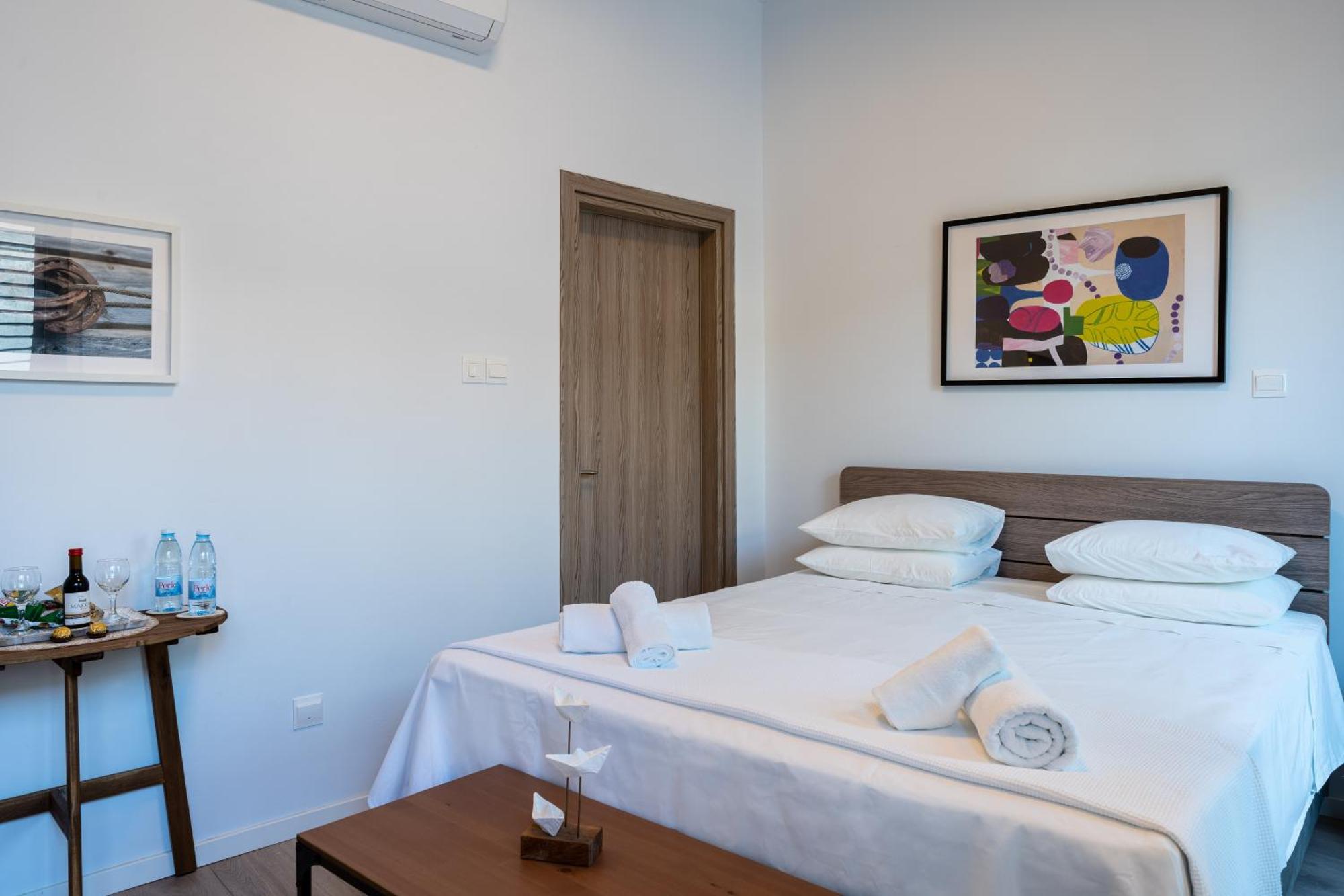 Le Voyageur By The Sea - Furnished Rooms Larnaca Dış mekan fotoğraf