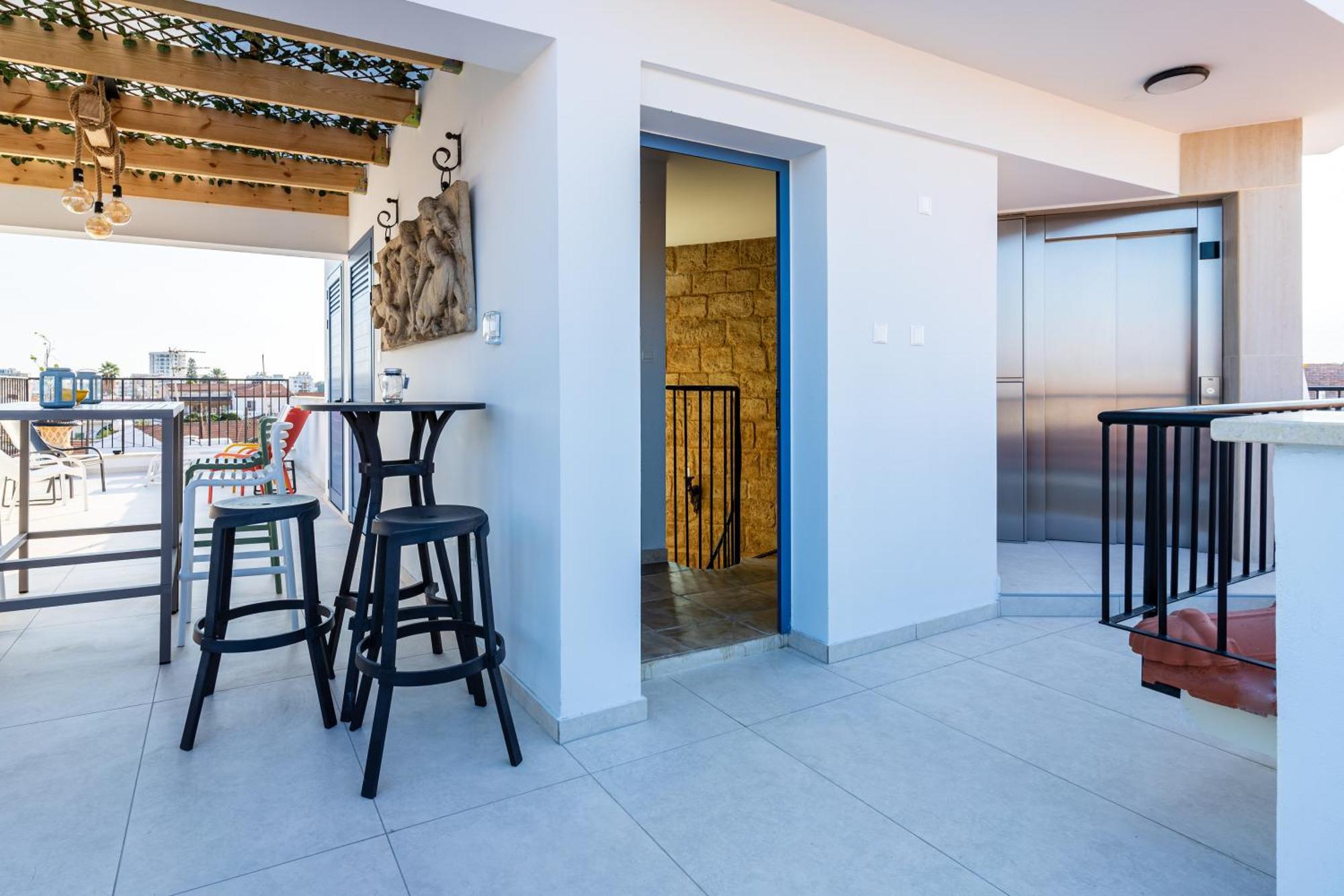 Le Voyageur By The Sea - Furnished Rooms Larnaca Dış mekan fotoğraf