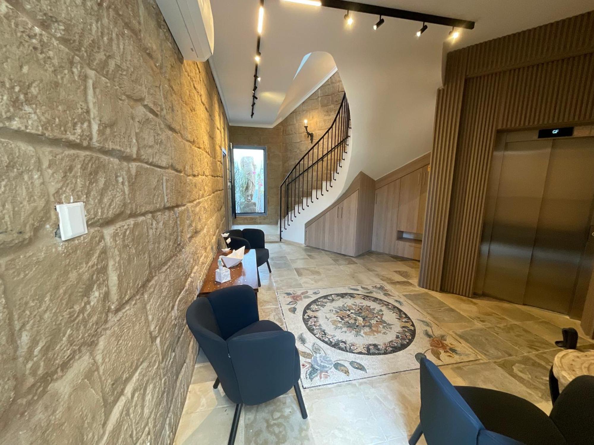 Le Voyageur By The Sea - Furnished Rooms Larnaca Dış mekan fotoğraf